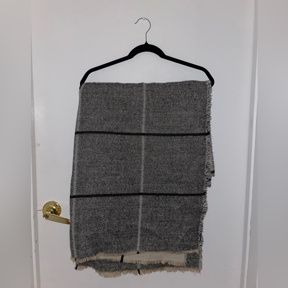Reversible Zara blanket scarf - Picture 2 of 2
